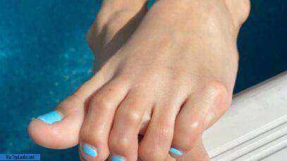 Natalie Roush Wet Feet Onlyfans Set Leaked nudes on realgirlsweb.com
