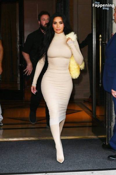 Kim Kardashian Displays Her Sexy Figure in New York City (14 Photos) on realgirlsweb.com