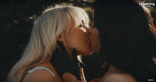 Sabrina Carpenter & Jenna Ortega Sexy – Taste (72 Pics + Video) on realgirlsweb.com