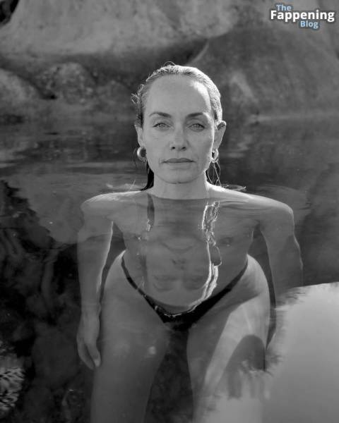 Amber Valletta Nude (4 Photos) on realgirlsweb.com